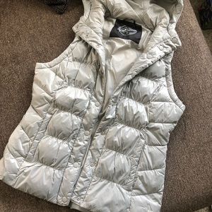 White Sierra puffer vest